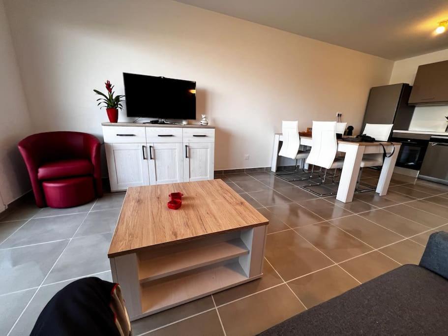 T2 Neuf + Piscine, 5 Mn A Pied Des Plages Serignan Bagian luar foto